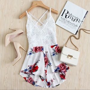 ROMWE Crochet Top Floral Romper